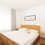 7 Strandhus * Rostock